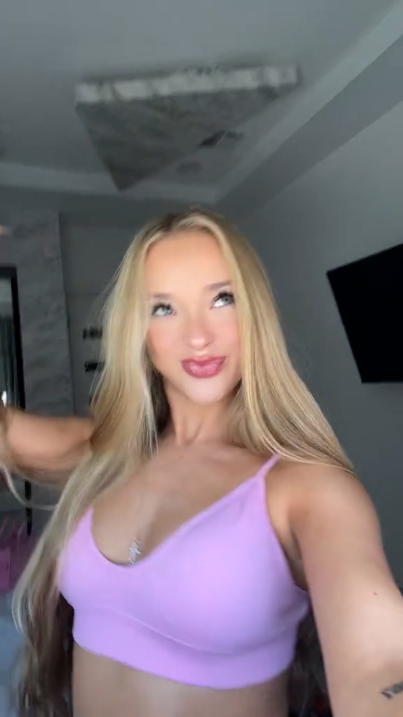 Julia Filippo  Onlyfans – Naked Body Erotic